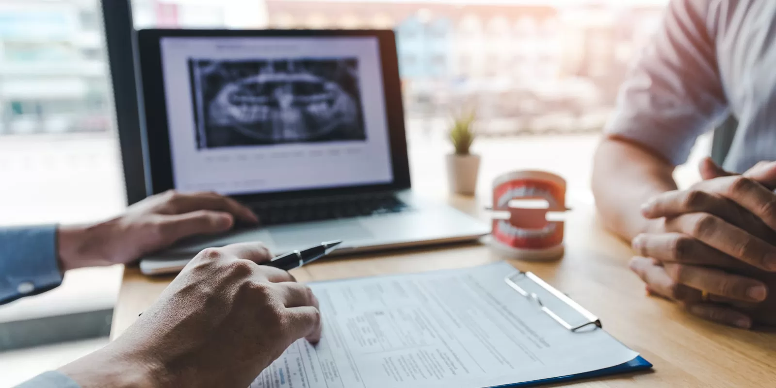 抜歯費用の決まり方：3つの算定基準